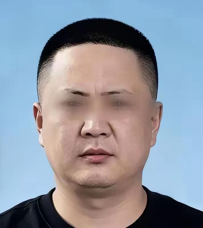 照片里那个人，脸上找不到一丝心虚，这就是欧某某。​之前全网只知道他姓欧，官方通