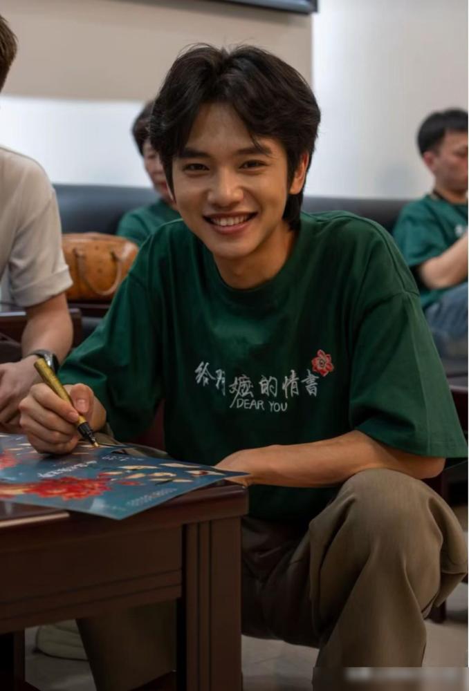 我有预感，《给阿嬷的情书》男主王彦桐，不出三年，必成顶流。他这长相真