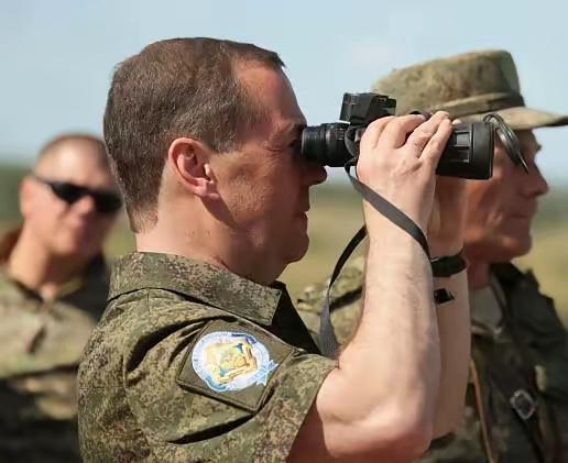 完全没把丹麦当外人啊，俄罗斯也要在格陵兰岛插上一脚俄罗斯联邦安全会议副主席梅德