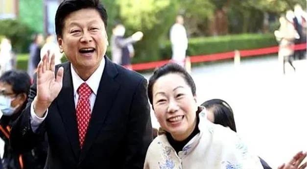 “花莲王”傅崑萁退无可退了！二阶连署达门槛的170%，绿营明天正式送件，最终投票