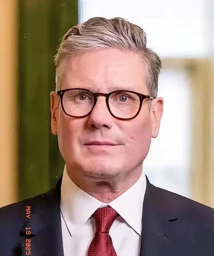 最新消息！英国人刚刚正式宣布了！5月19日，英国首相基尔·斯塔默和欧盟委员会