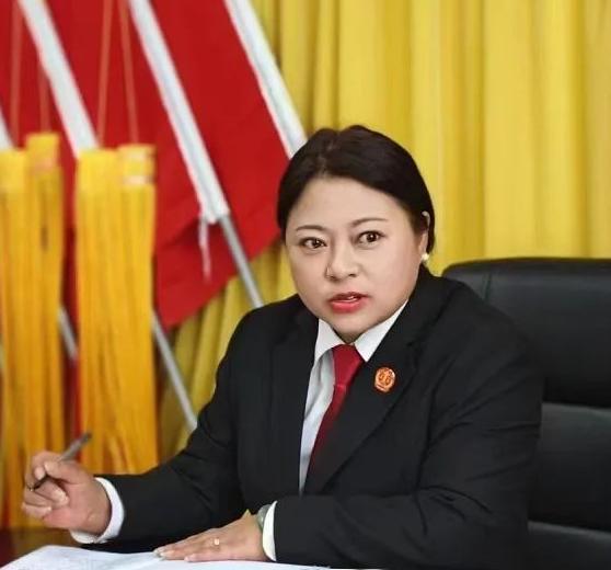 这地方在西藏，以前有个外号叫"高原孤岛"。为啥叫孤岛？因为它是中国最后一个通公路