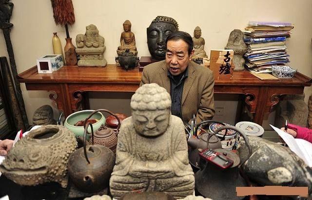 贾平凹这个人有意思，把名气借出去，把骂名收回来了。估计贾平凹自己也没想到，8