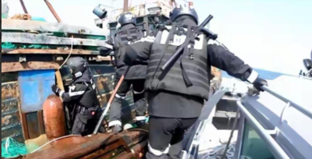 黄海突然炸锅！一条人命没了！就在5月9日，韩国海警联合海军在白翎岛附近争议海域采