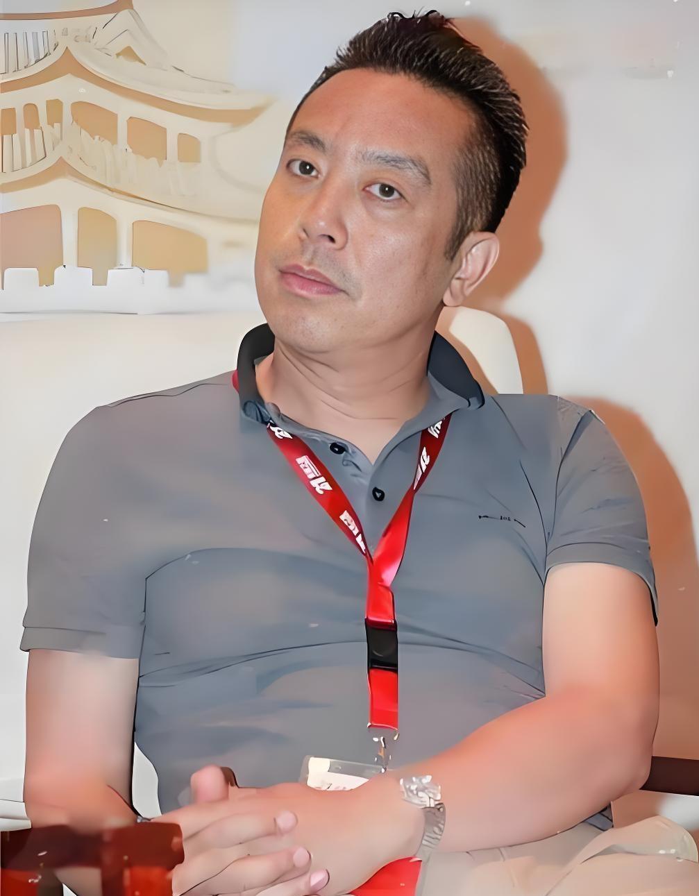 贾老板为何始终认为自己没错，除了他本身的傲慢外，我想最大的原因，就是他对