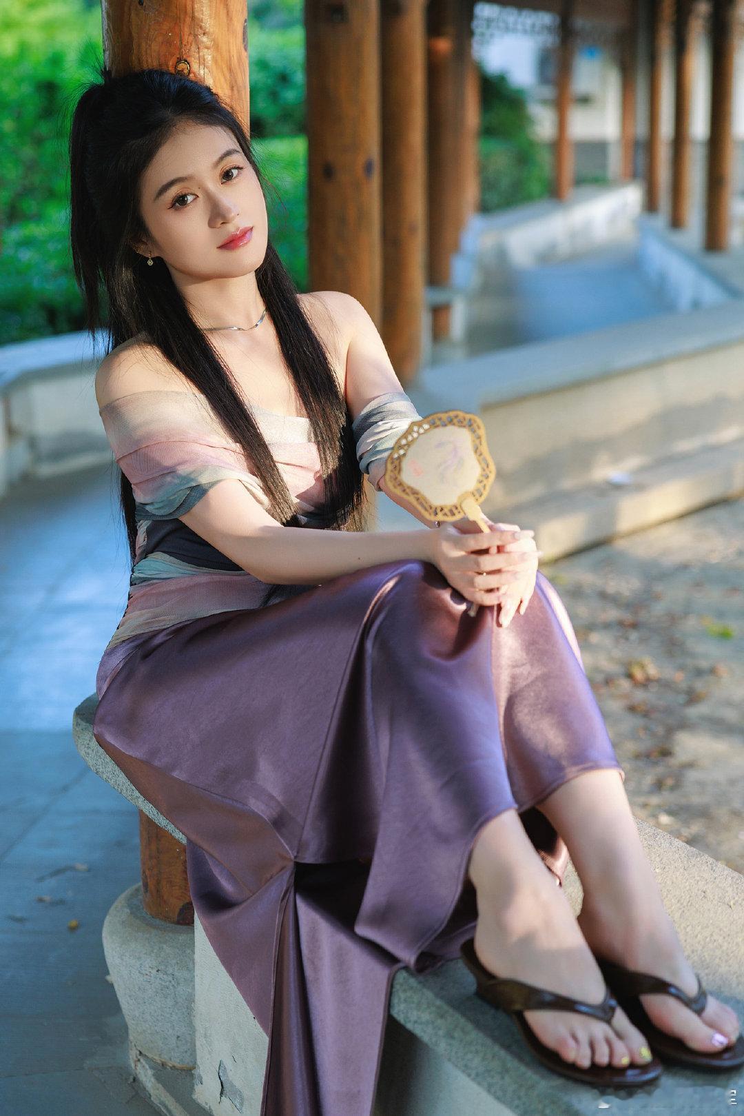 许嵩没有骗我，紫色果然很有韵味#来拍照了##天津约拍##氛围感##氛围感##新中式#​