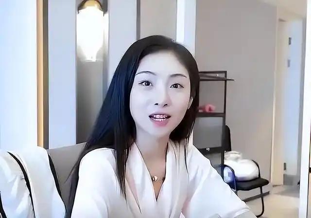 2018年，山东29岁女孩重金购买英国男性精子，一口气生了3个混血宝宝！这个女