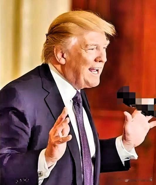 我真想拦住他！听说那艘装着“海马斯”的货船已经晃晃悠悠过来了？这下海面上可要热闹