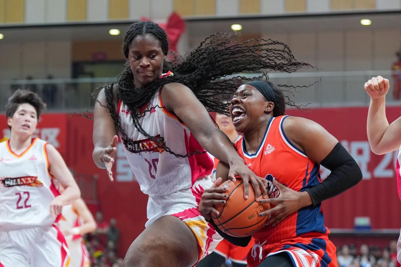 四川女篮就是被山西女篮用防守击败的就说四川女篮的外援霍华德，被对方防守控制的