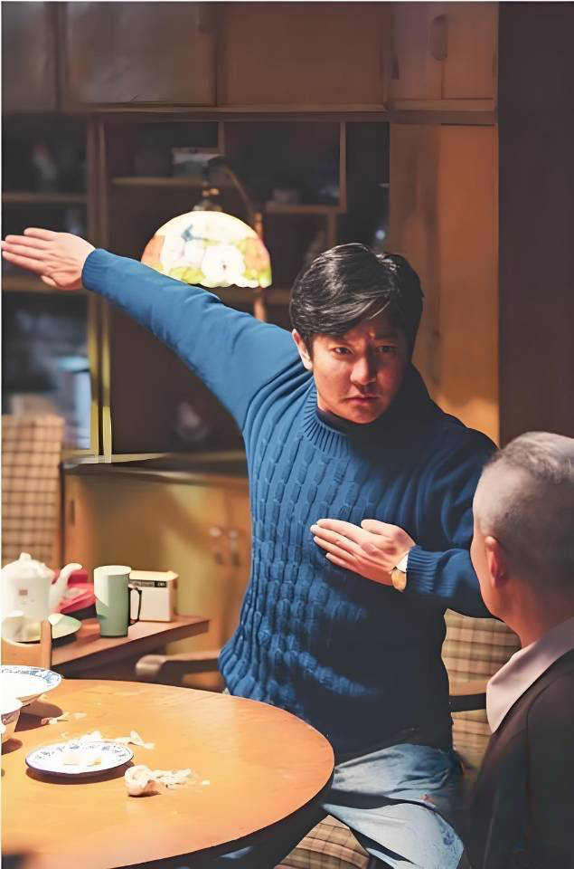 郭京飞和陆毅分别娶了鲍家姐妹，岳母却更喜欢陆毅，郭京飞不服，他用2招赢回岳母心。