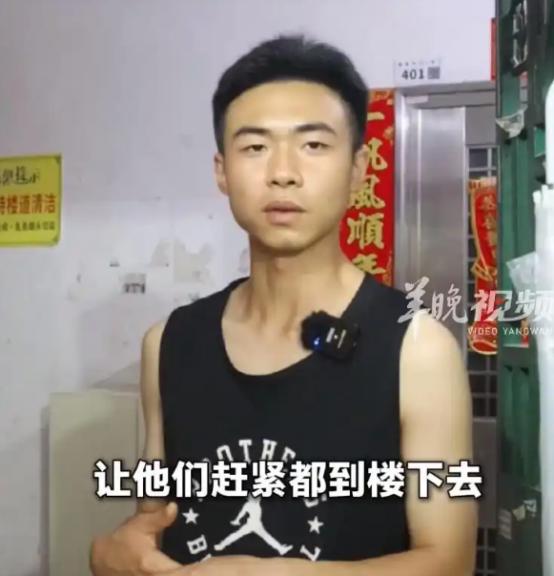 2025年，“00后”小伙王謇睿刚刚结束2年部队生活，风尘仆仆抵达深圳的家，没想