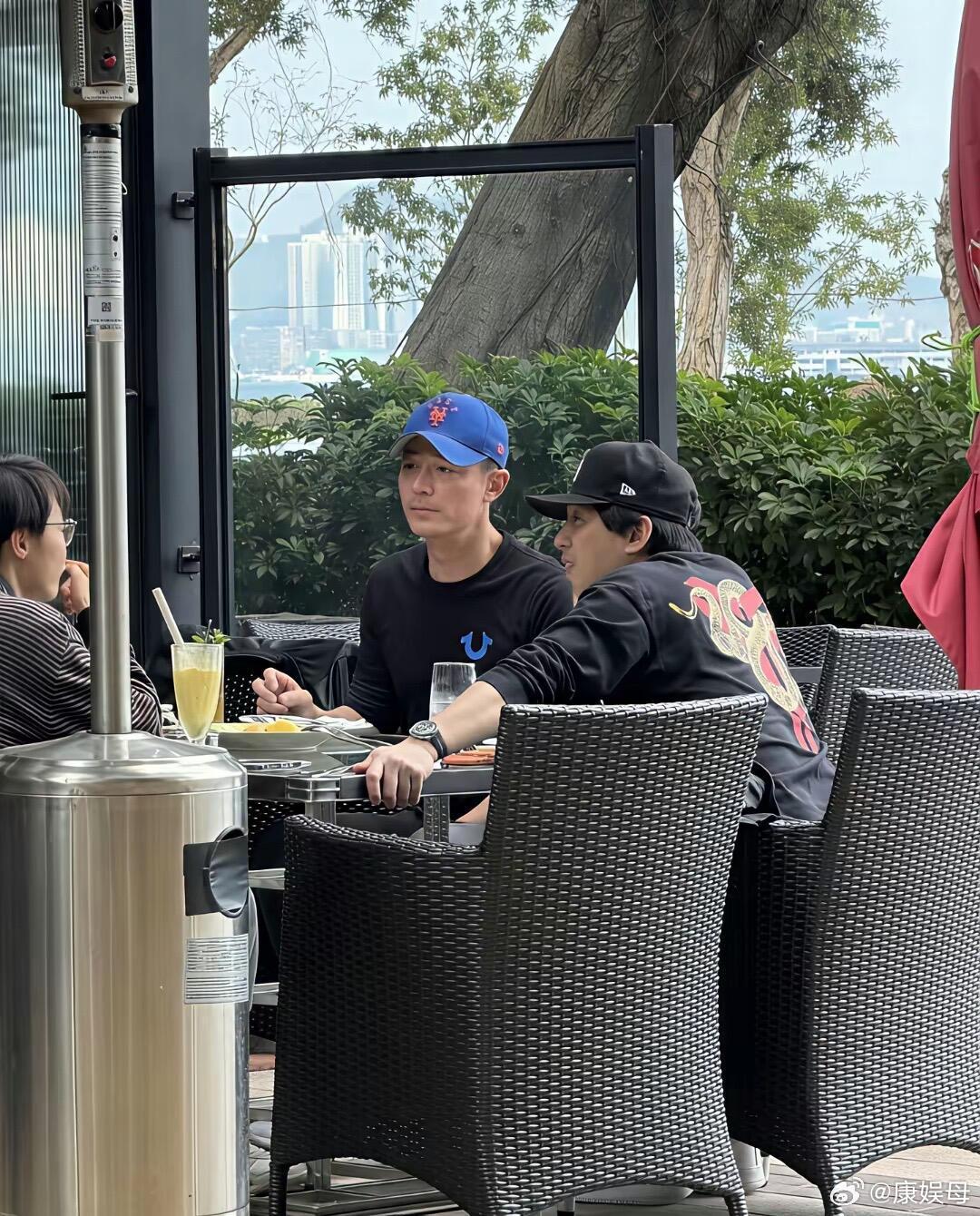 事实证明……就算你是霍建华也驾驭不了紧身牛仔裤林心如怎么受得了霍建华这条牛仔裤