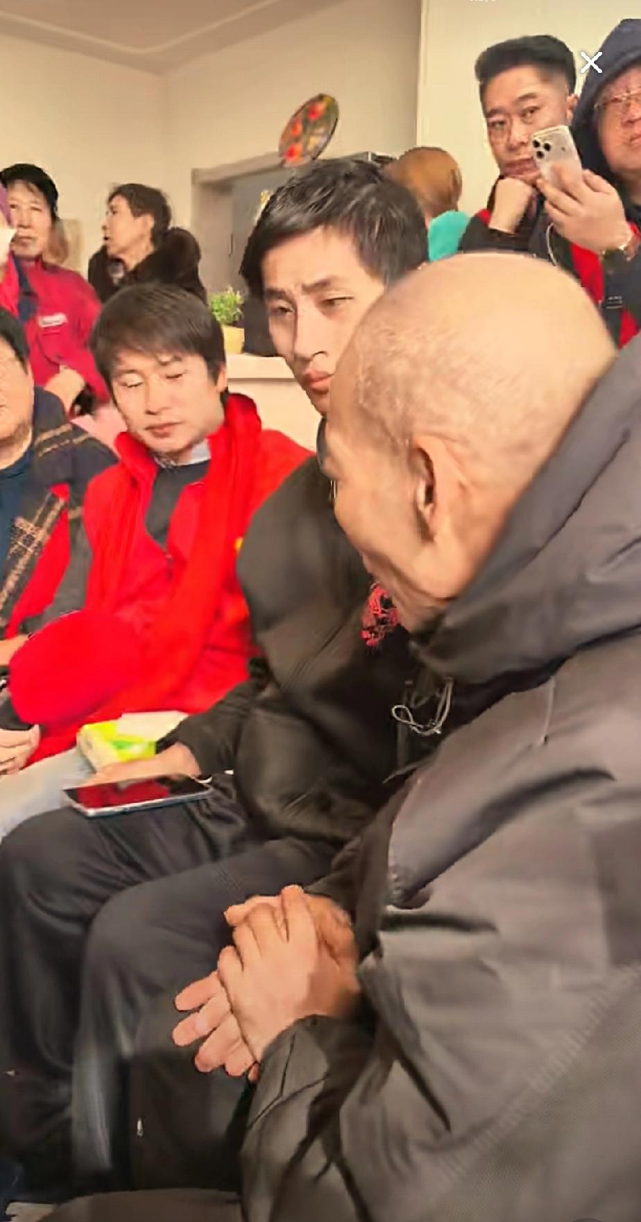 张云鹏爸爸的眼泪，除了丢失了孩子这么多年对孩子有亏欠，对孩子的思念，还有就是孩子