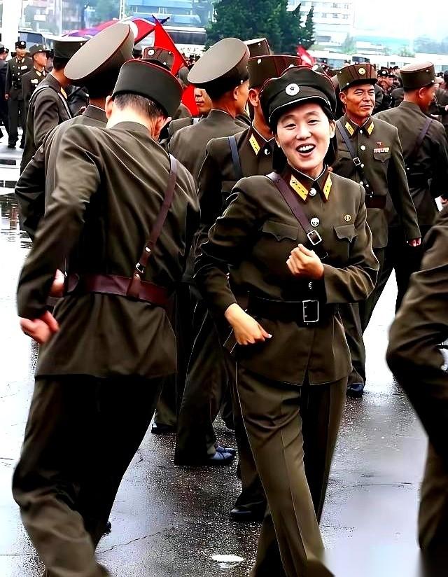 朝鲜这地方，总共2600万人，还没咱们一个大城市人多。但你猜他们养了多少兵？1