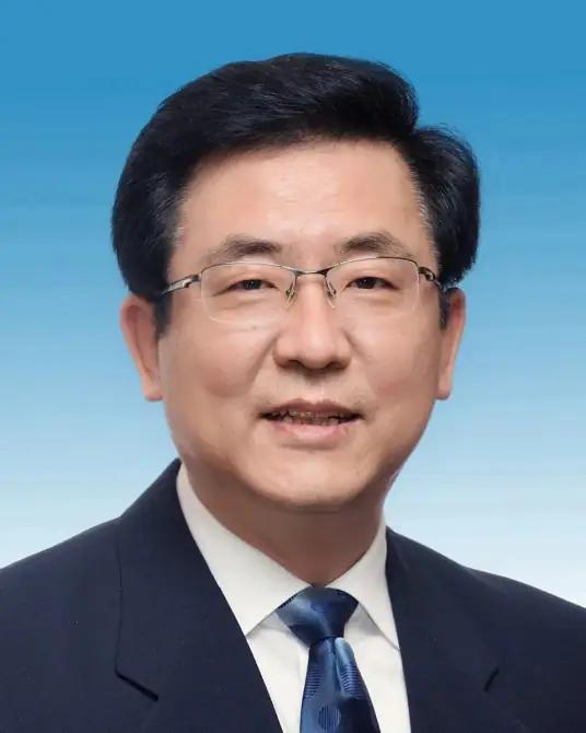 福建省委书记由赵龙担任。根据新华社2026年9月23日消息，中央决定：赵龙同志