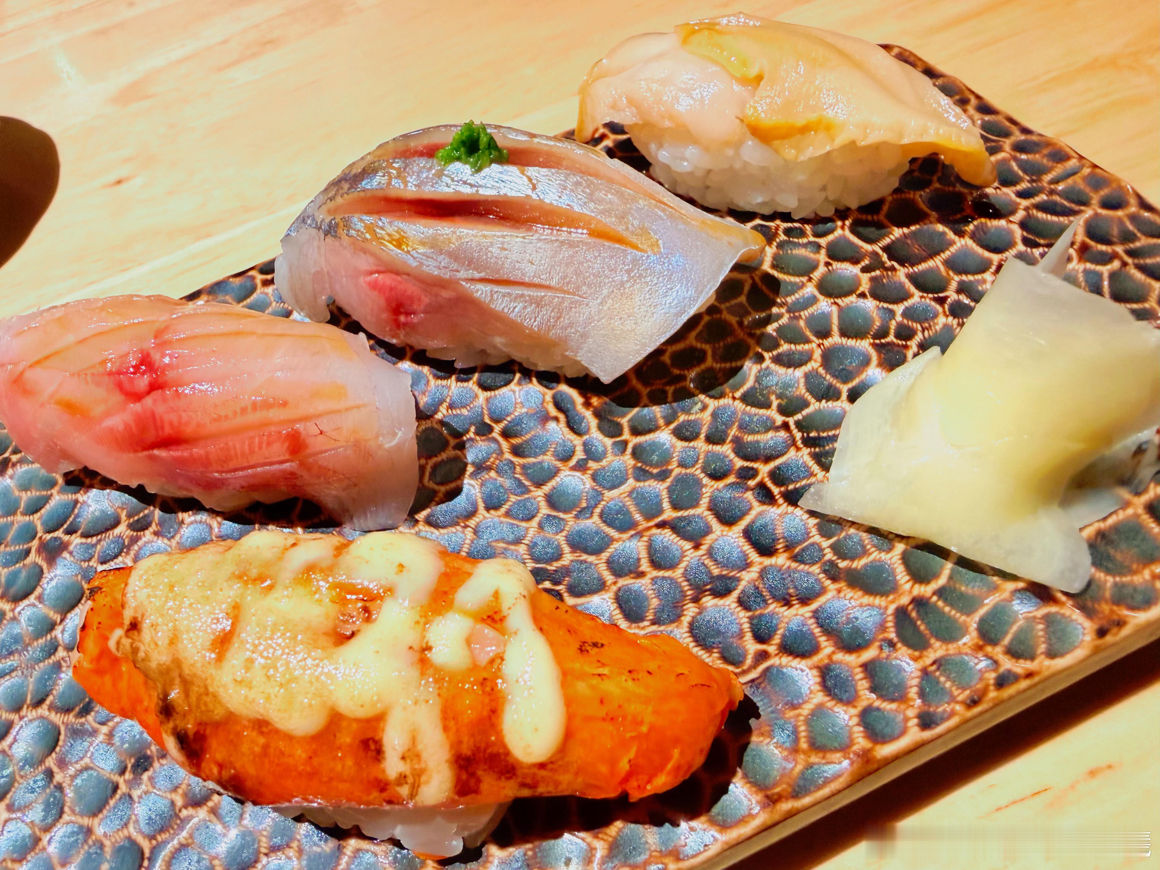 是不是在媒体港附近的居民或上班族才知这隐世小店？通常我会点个拉面定食，今天放肆一