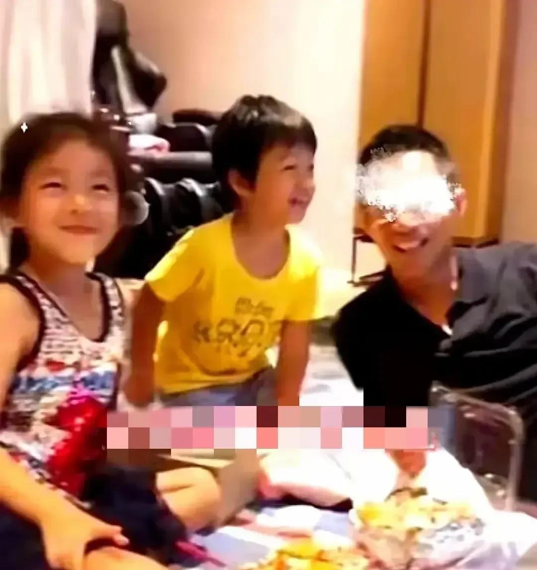 关于孩子不回北京一事必须为汪小菲正个名前妻在世时他在网上情绪失控非要两孩