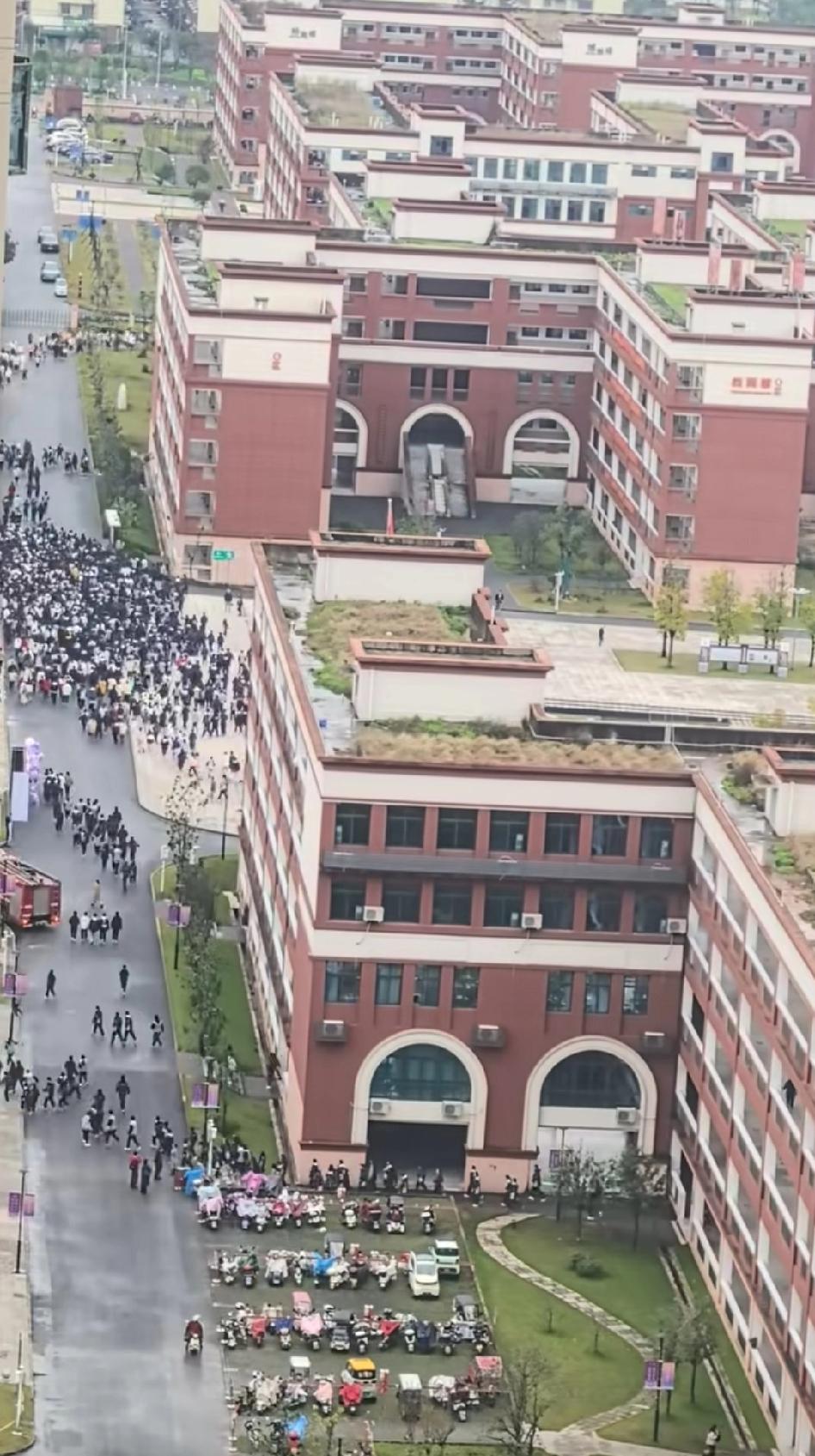 一级战备是不是在某个地方某种程度上已经开火了，这是防空警报，不是拉核武器警报最