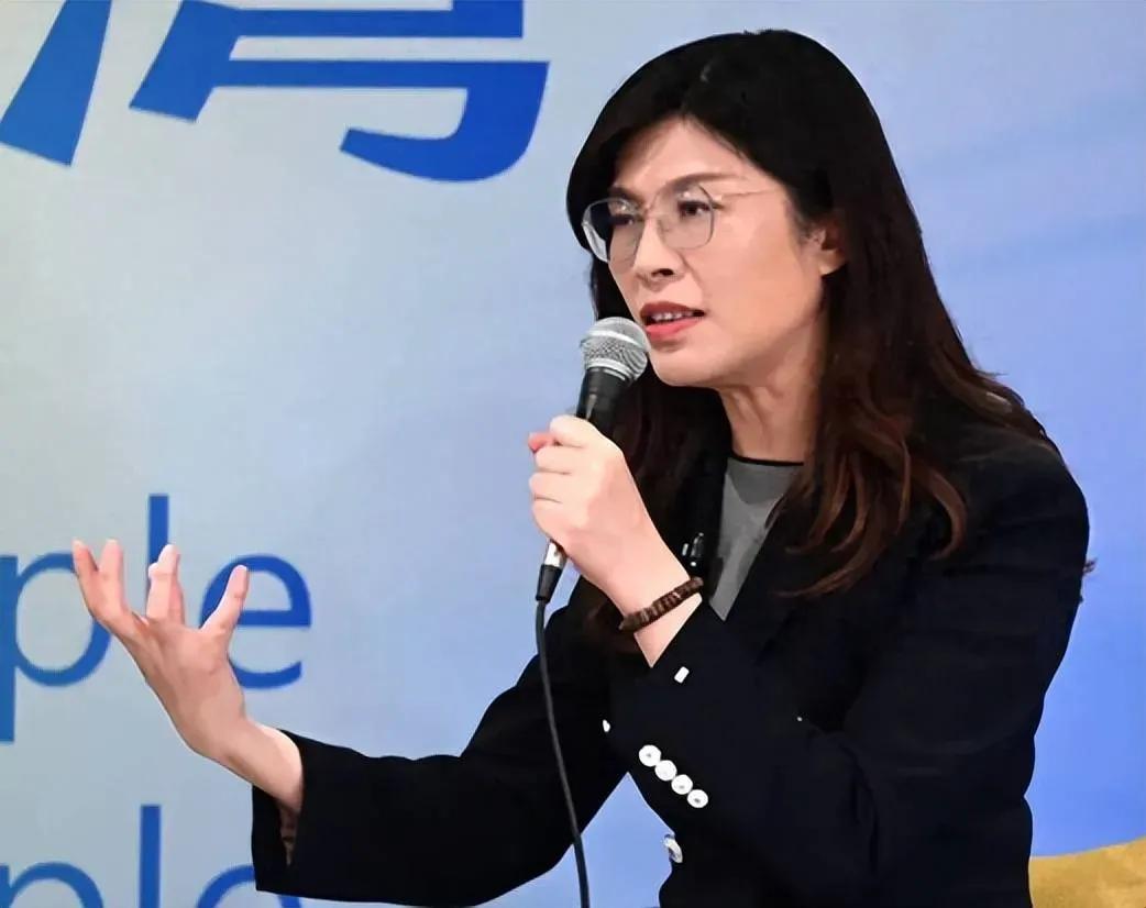 不得不说，郑丽文这一手真是太狠了！国民党主席郑丽文突然祭出了一招绝杀，直接启用了