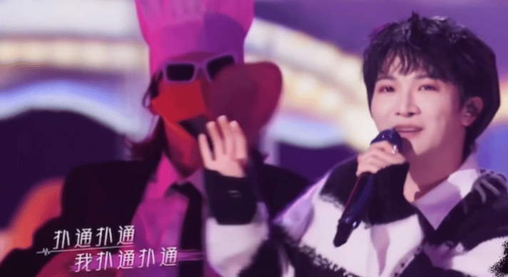 周深跳了企鹅舞周深跳企鹅舞=可爱天花板！改编《扑通扑通》自带心跳感，一人多鹅