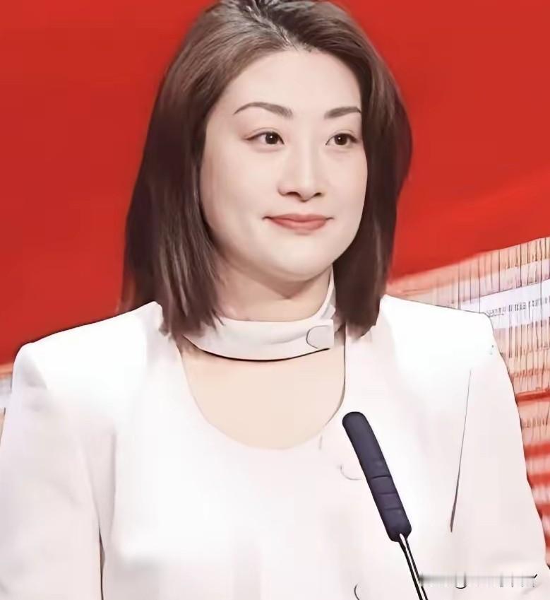宗馥莉这次动作是真的大，新出的“果然啵啵”饮料，我特意拿在手里翻来覆去看了好几遍