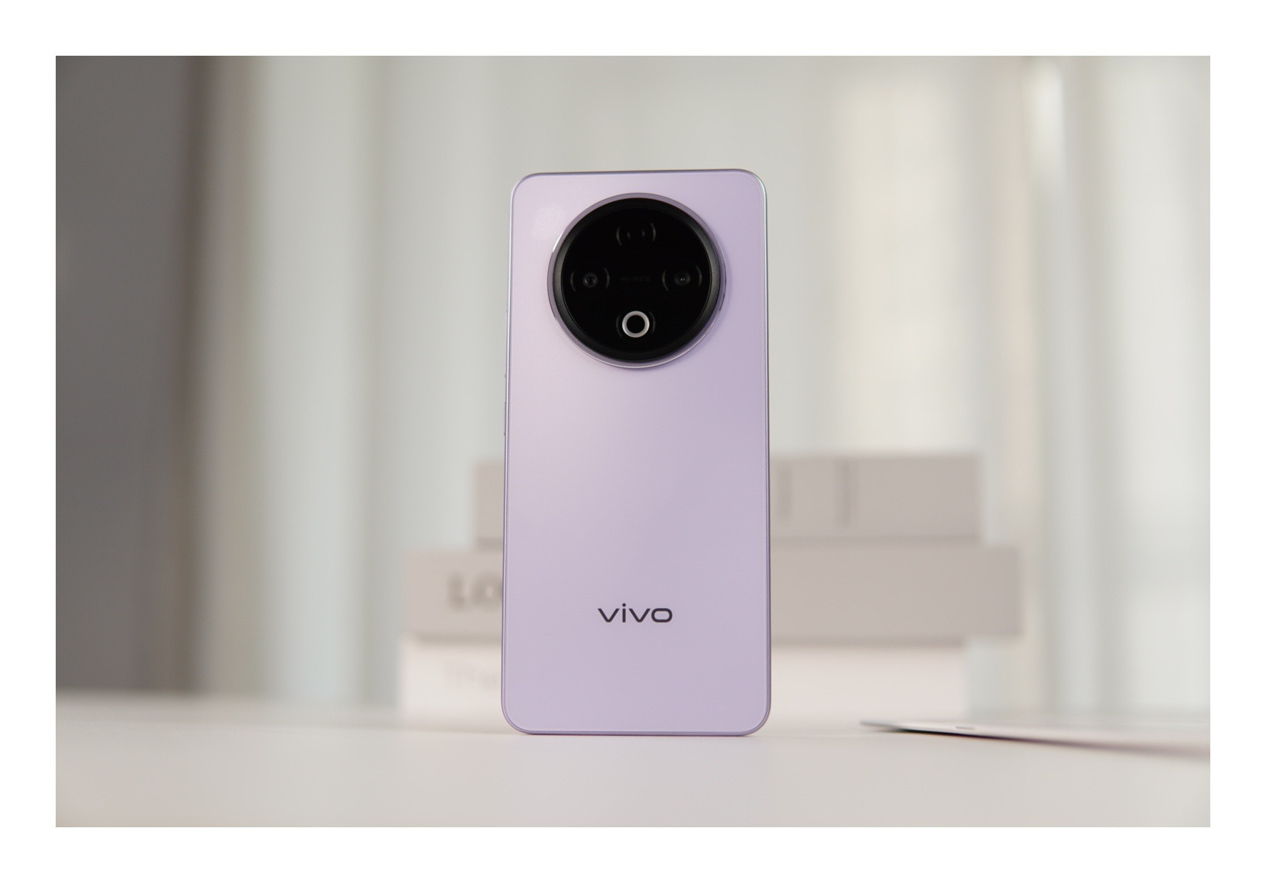 新手机vivoY500提前体验，这外观颜值依然很vivo，简约时尚清爽，质感真