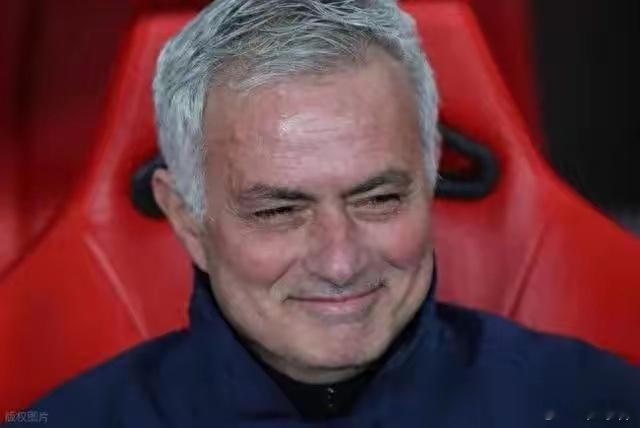 别吹什么不败金身了，穆里尼奥这场2-1，赢得我都替他脸红。看看这数据，简直没法