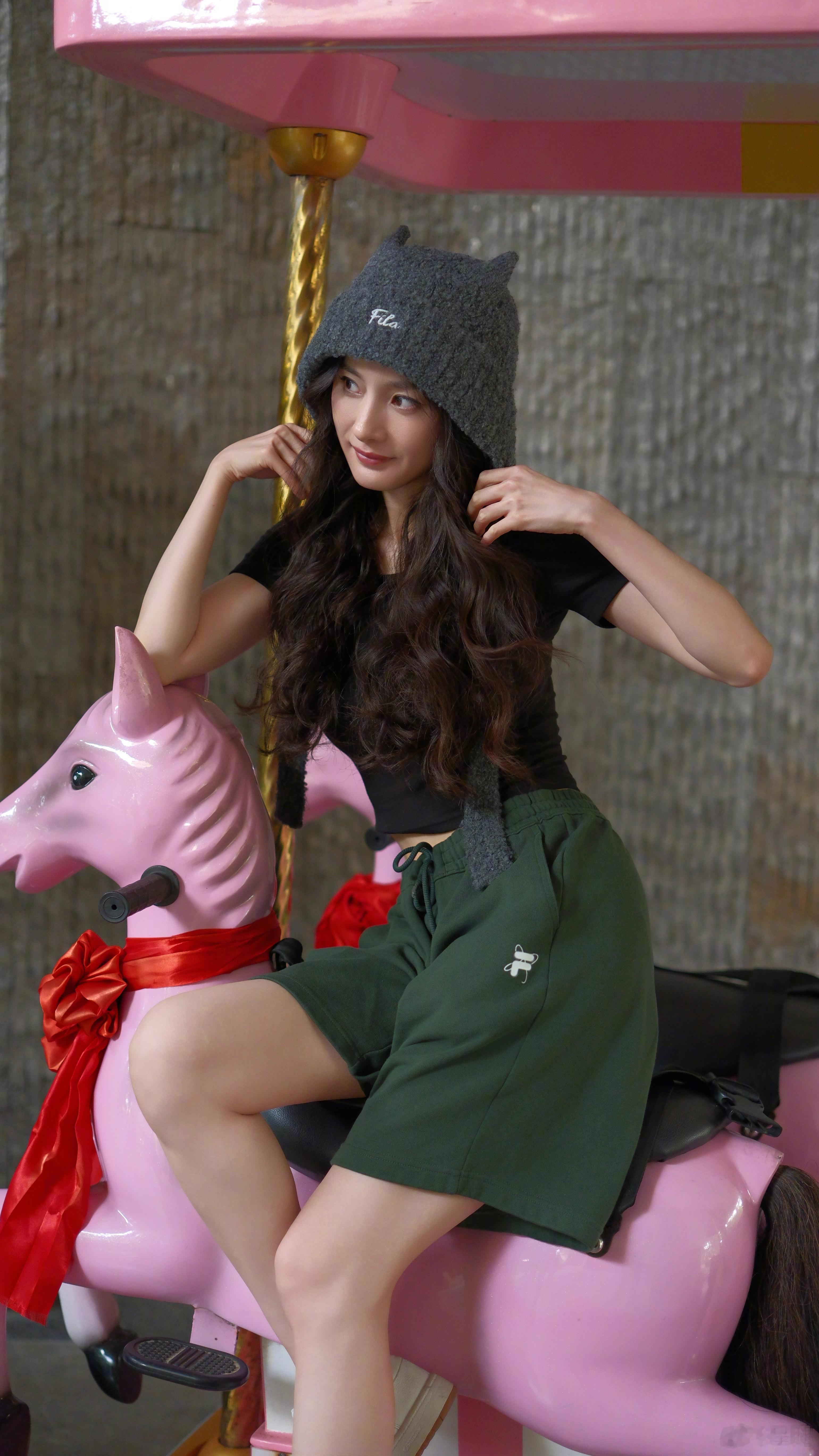 杨幂🌟跨年大秀美腿