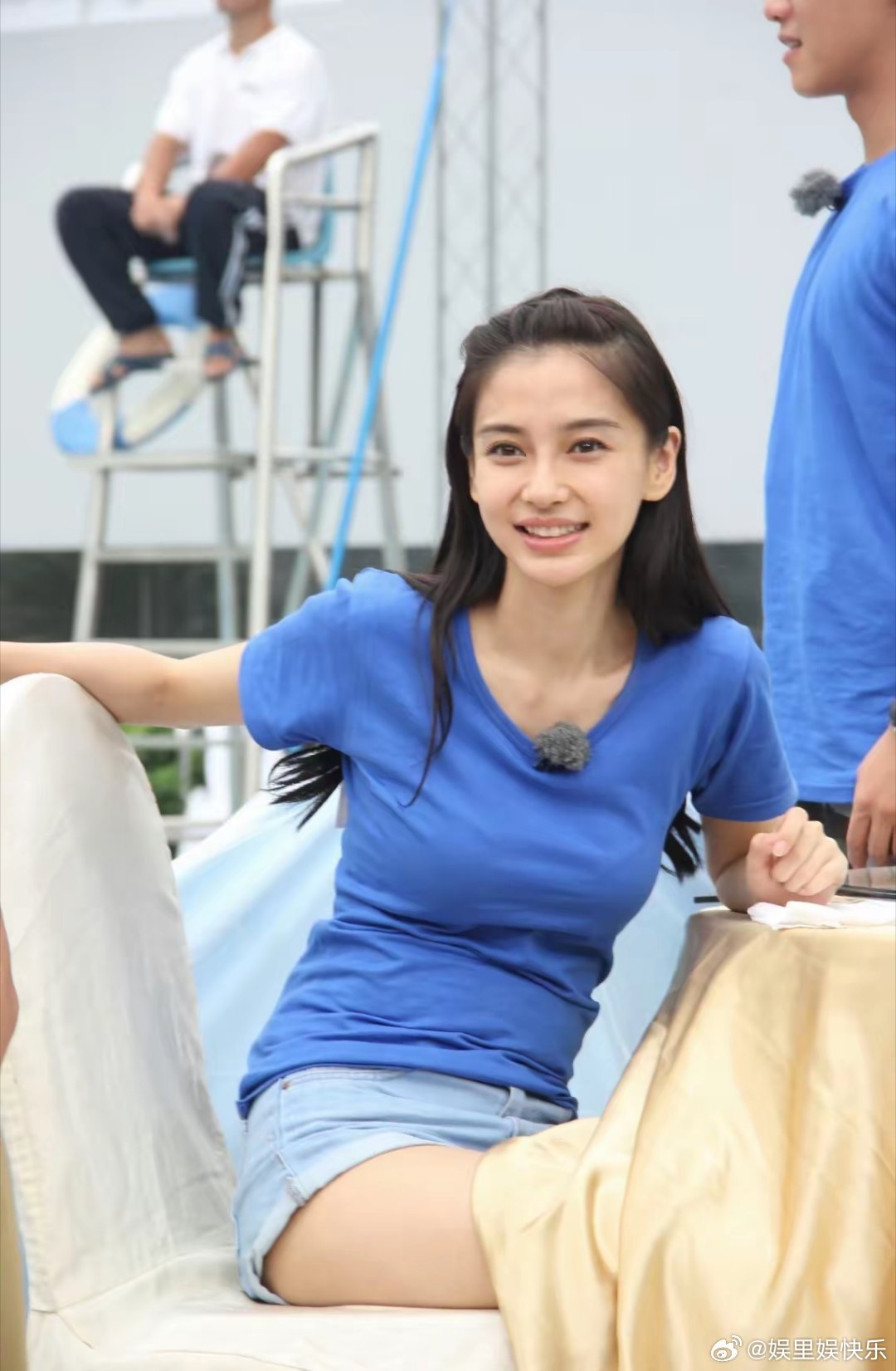 Angelababy杨颖没有靠黄晓明，我不知道，但是我敢确定，我是因为黄晓明而认