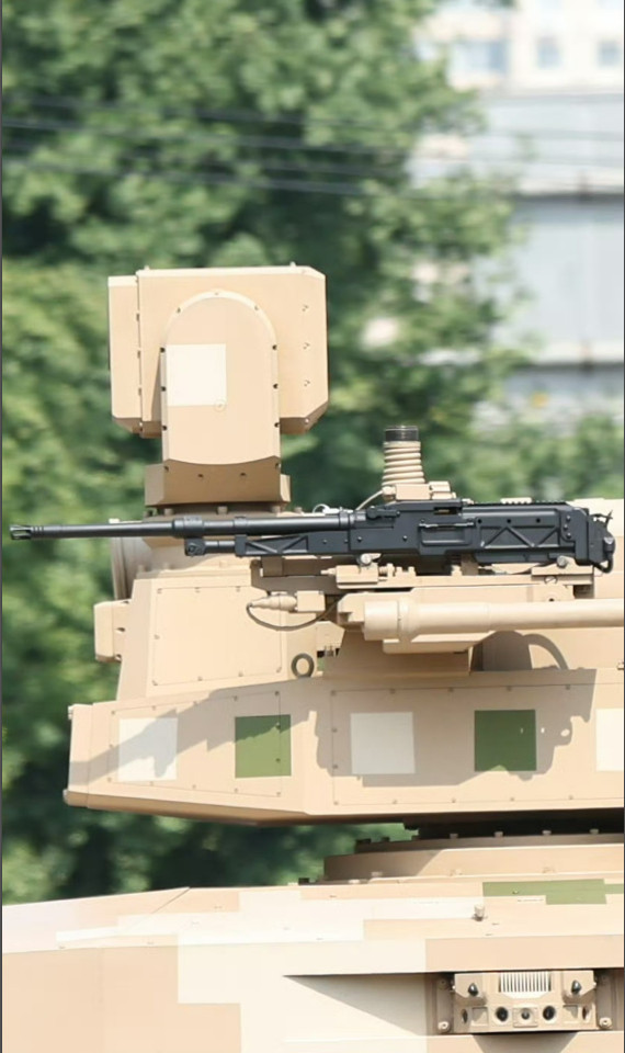 无人车搭载的7.62mm机枪烽火问鼎计划​​​