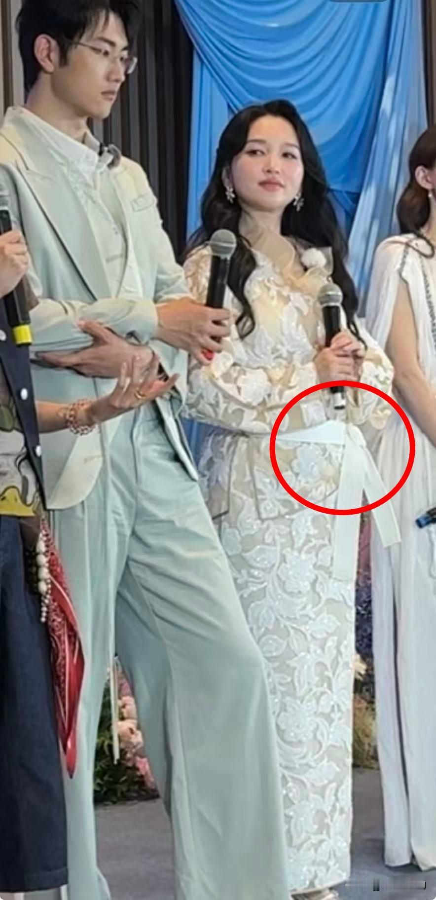 金莎怀孕了？2026年4月27日，金莎和丈夫孙丞潇在《妻子的浪漫旅行2026》媒