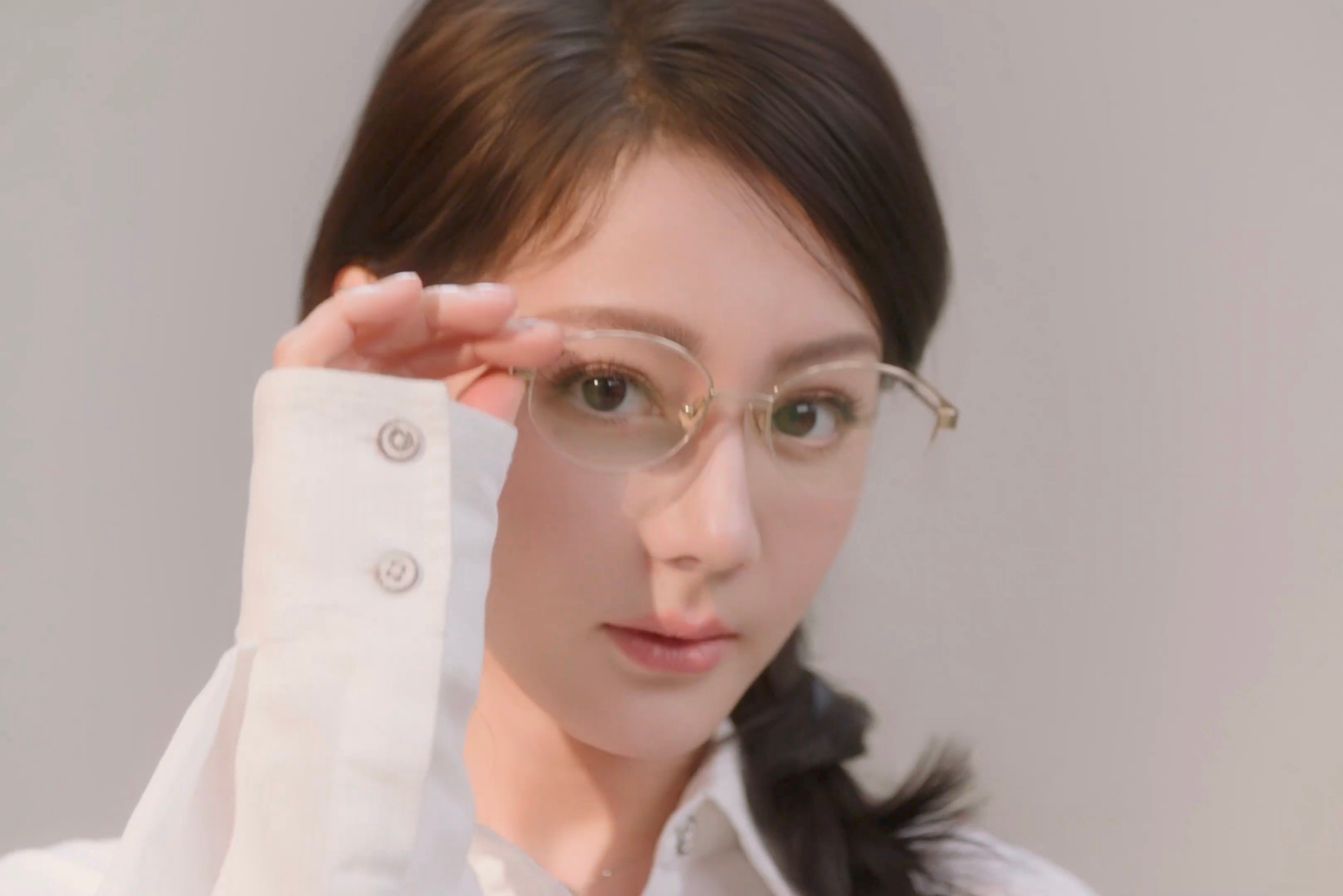 迪丽热巴最新物料：Fakeme眼镜宣传片👓