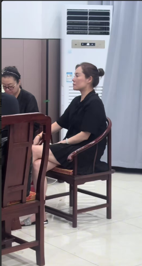 相声大师杨少华去世了，在他的葬礼上，许久没在电视机前露面的“夏丽”也来悼念杨老爷