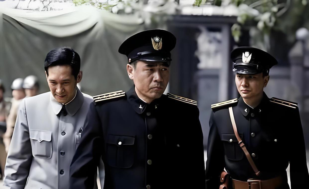 1949年1月，中统特务头子叶秀峰把2700多根金条交给儿子，让带着去台湾，不料