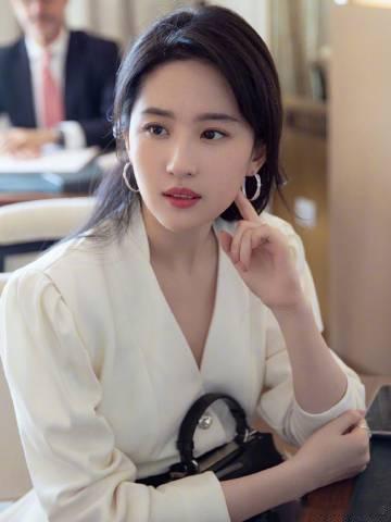 刘亦菲今日也是为神仙姐姐的美流泪​​​