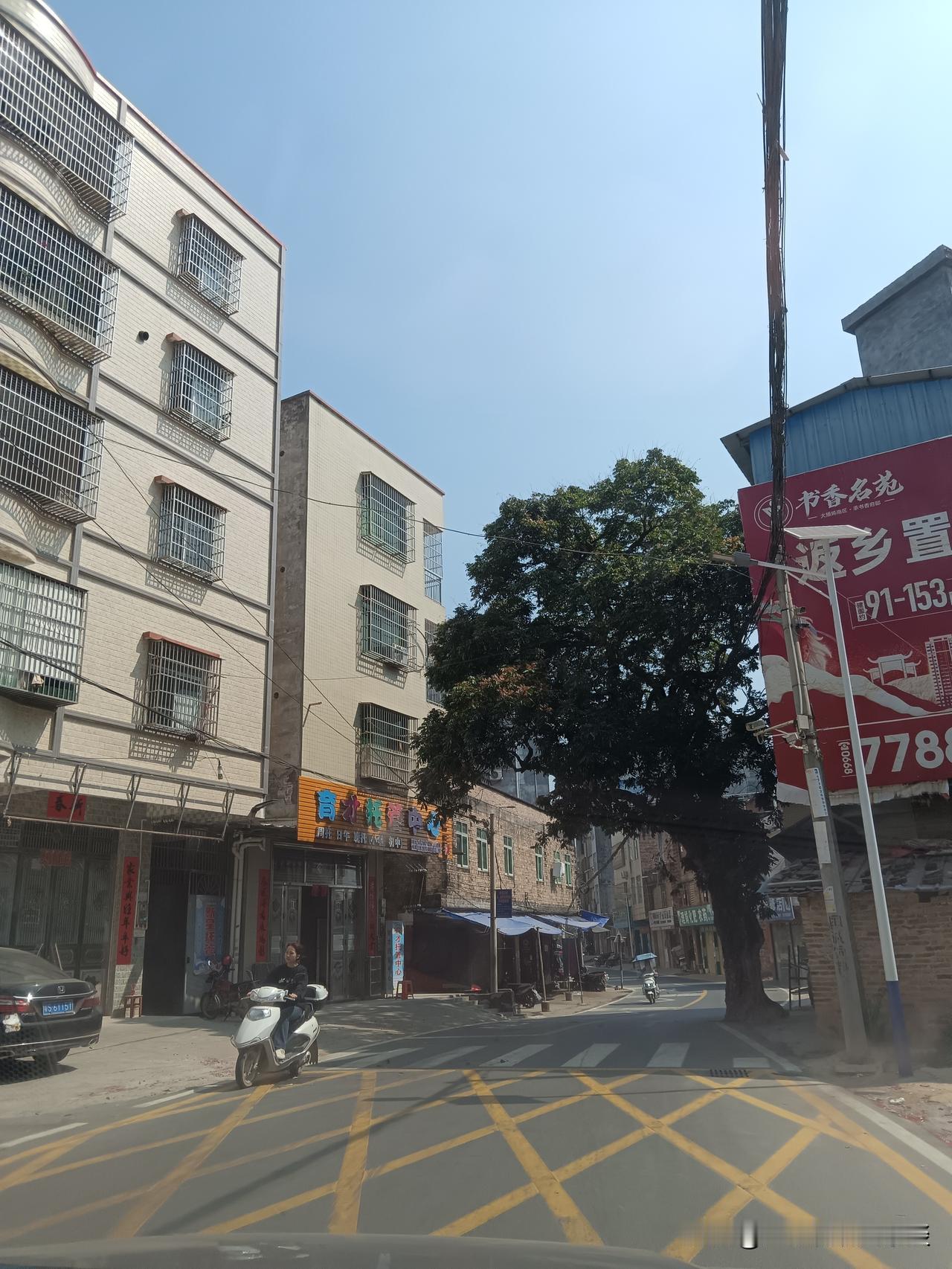 茂名究竟是穷是富？不妨去瞧瞧茂名化州北部与广西交界的那些乡镇，看看这些镇的模样，