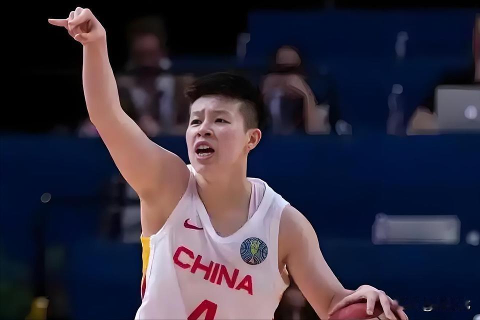 下一位是谁？李梦被拒门外，谁将步其后尘。中国女篮结束4场热身赛，接下来要等到