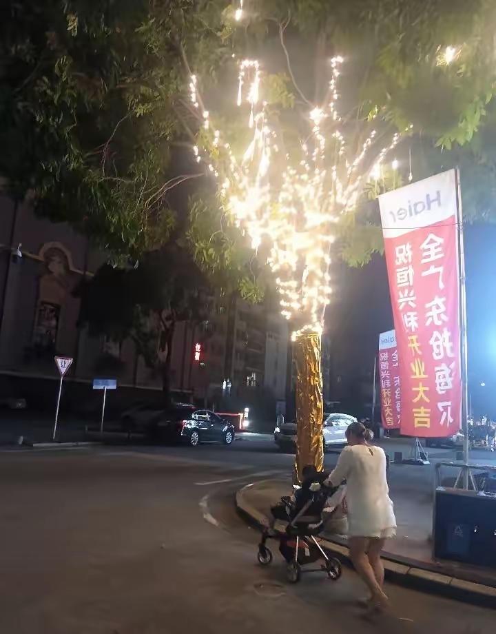 孩子出生22天每天喝了奶粉都一直哭闹，检查不出来病因。有一天我兑奶粉不小心多兑了