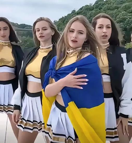 乌克兰还有一个大问题很多人都没注意到，那就是乌克兰的女人将来该怎么办？战争把男人