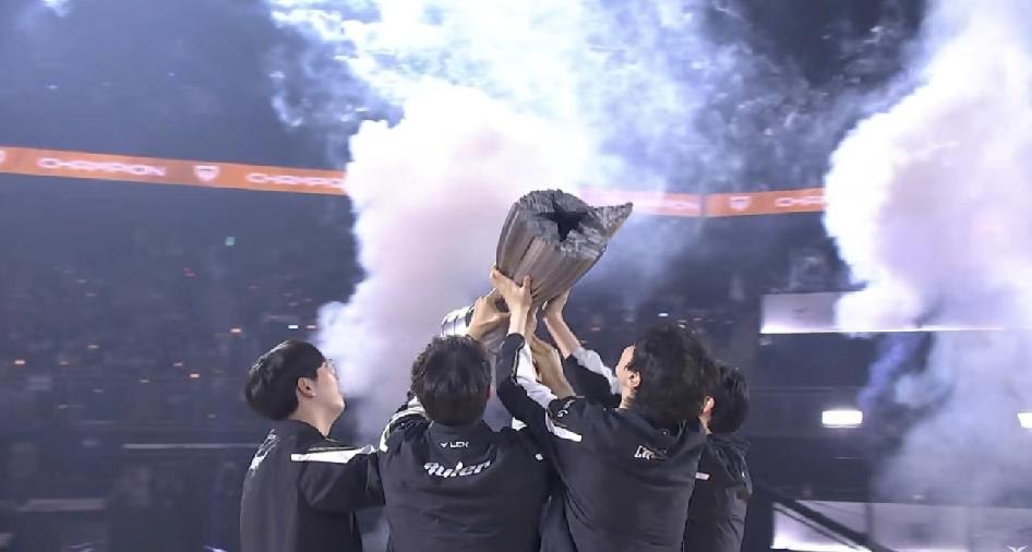 GEN是今年的LCK年度总冠军！Zeus整个BO5都发挥低迷，Zeka一如既往