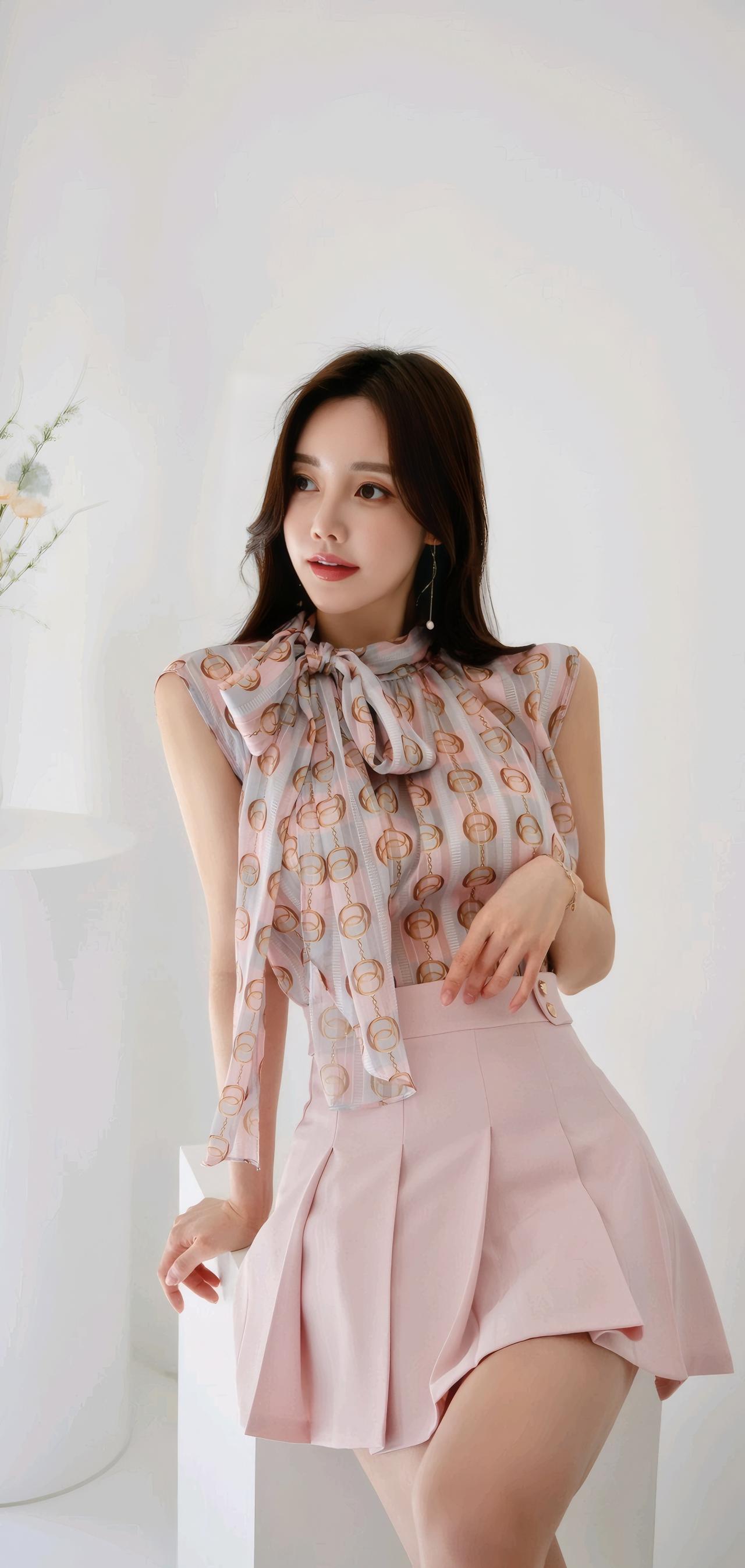 甜美少女风穿搭，粉色裙装搭配印花上衣，温柔可人！💕