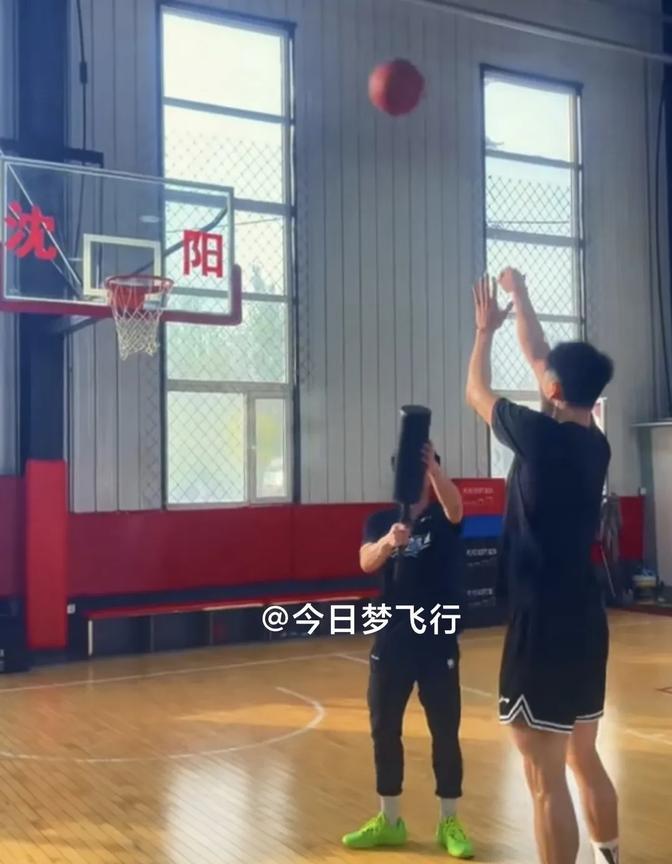 广东队两位辽宁籍球员假期积极特训！休假回家，卡比兽张皓嘉到了沈阳威肯篮球训练中
