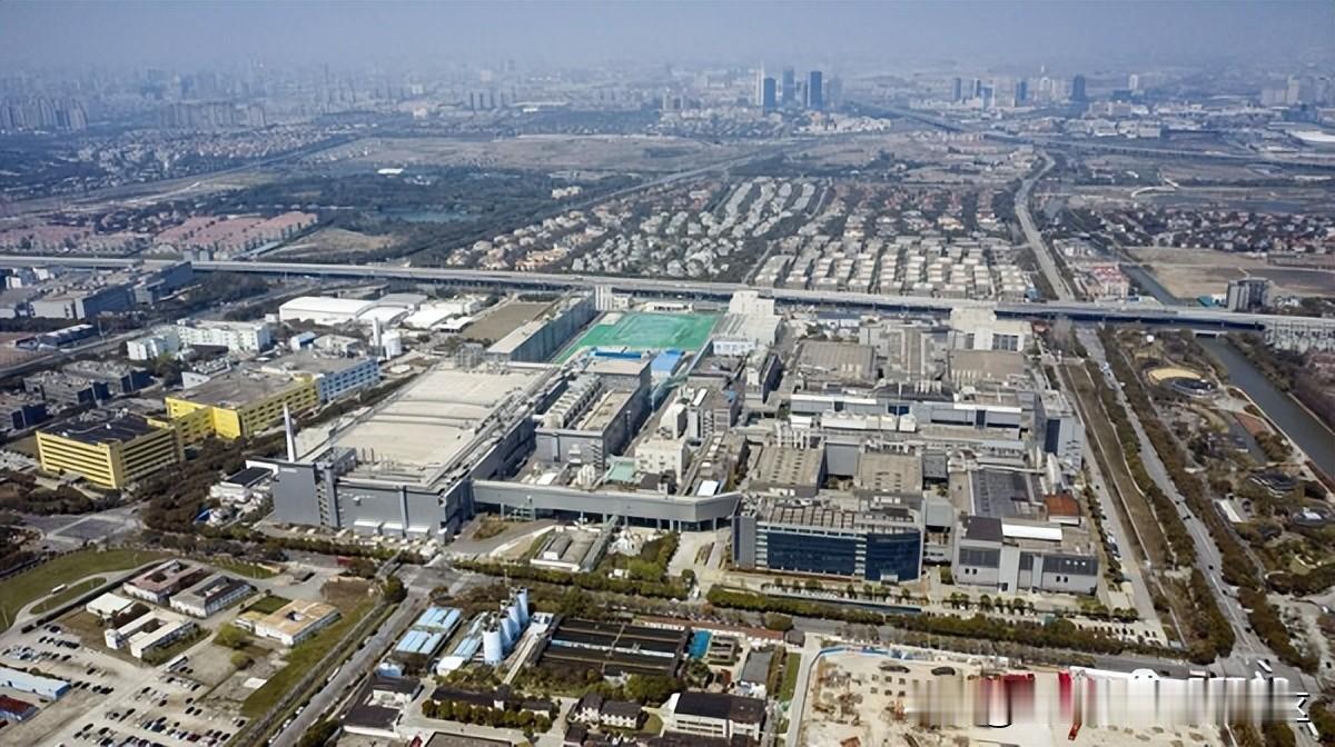美国CNN曾援引法国高层消息表态称放眼全球，中国是少数甚至唯一能够在重大国际危机