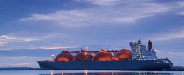 美国空袭伊朗的后果，灾难的经济学正在实时上演。液化天然气运输费用已从每天4万