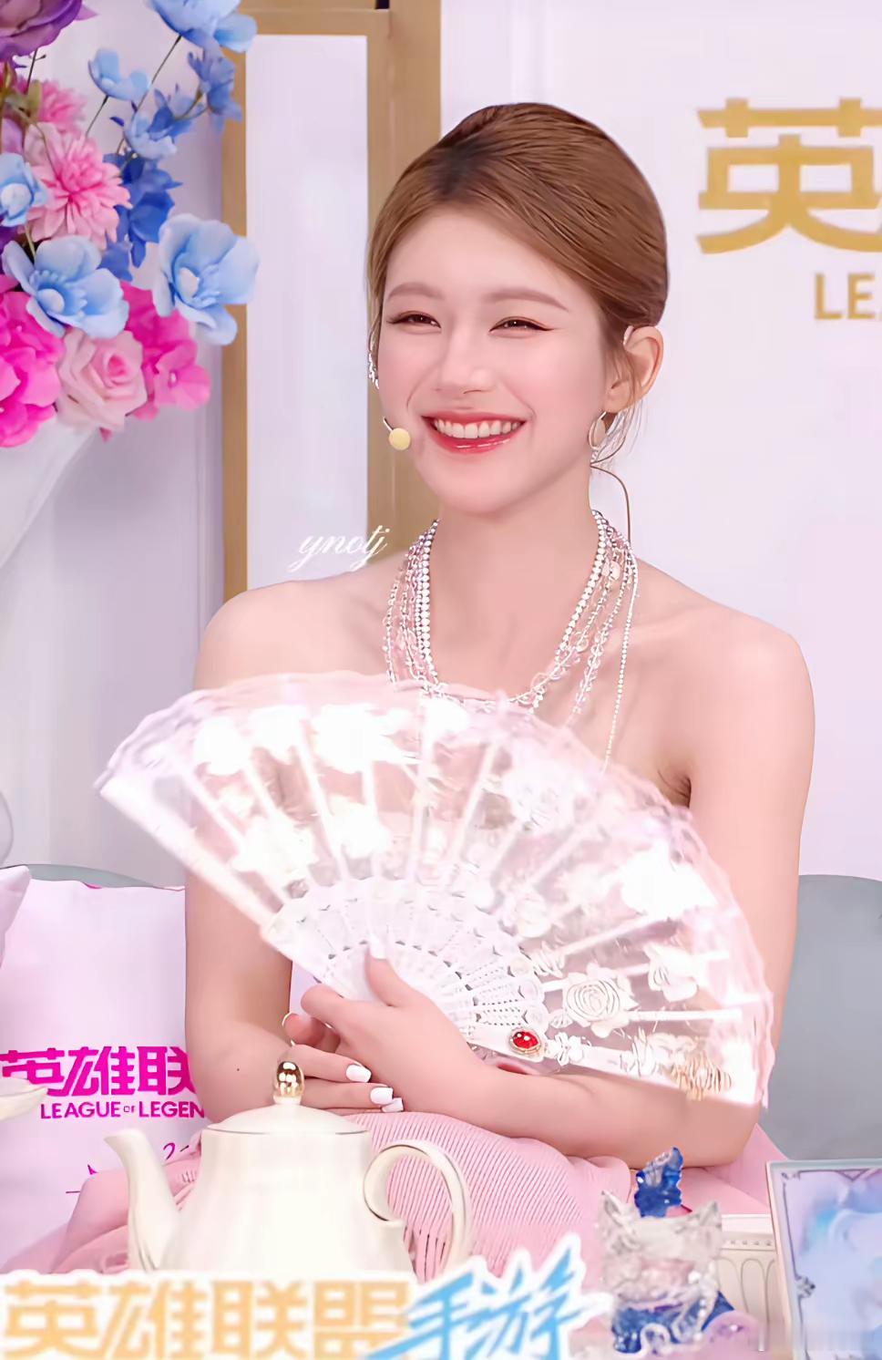 我有一个疑问，这姐不是说自己不干了吗？怎么还在营业​天天在家直播还把打赏给关了，