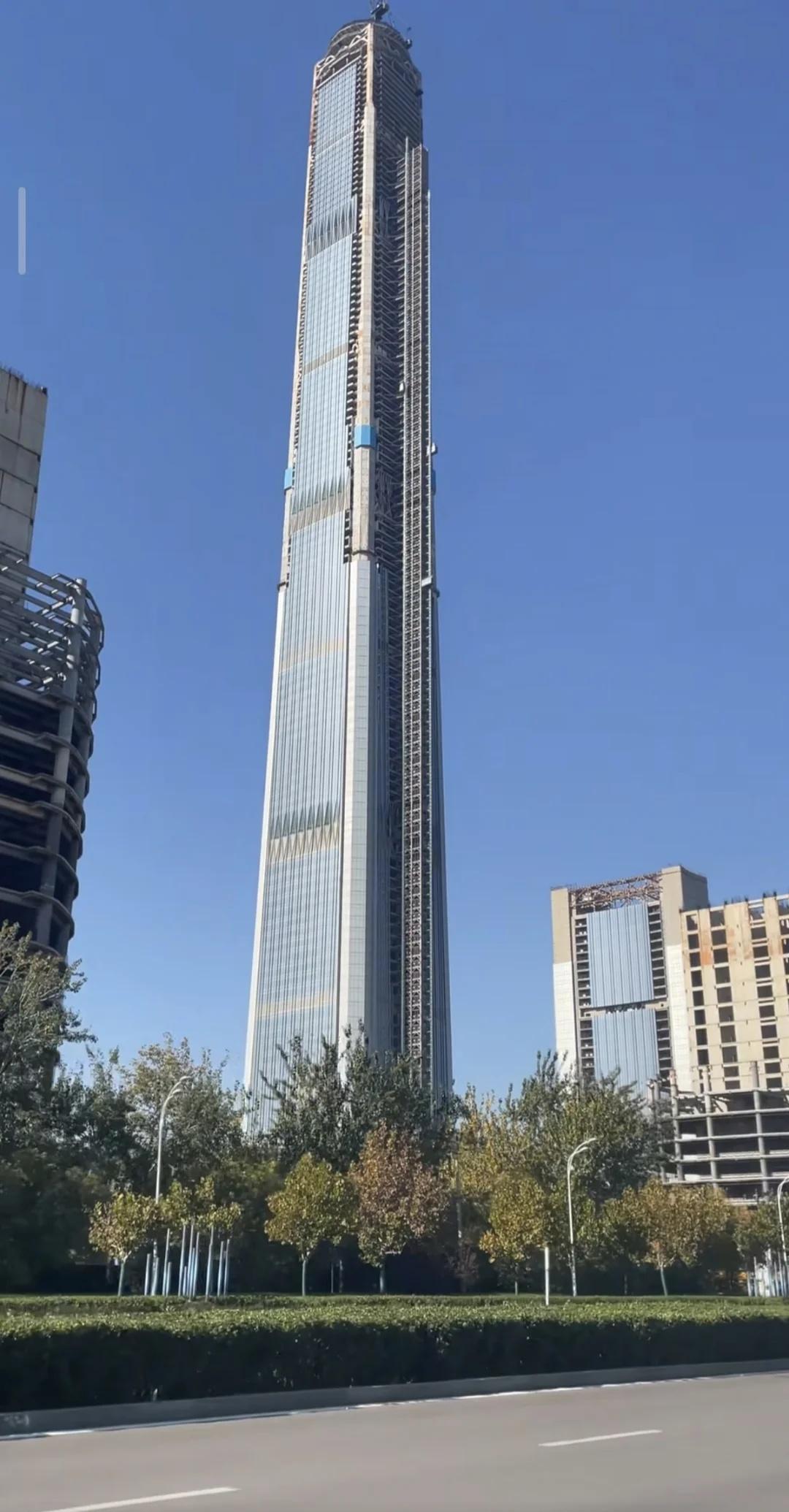 117大厦复工后一直在稳步推进，看来华苑片区真的未来可期！毕竟完工后相应的配套设