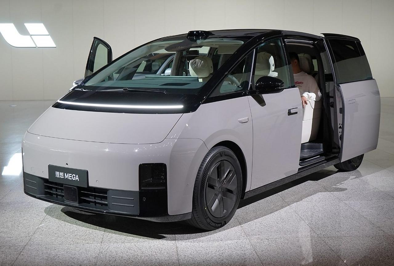 新能源车主最担心的事还是发生了！有工程师爆料，理想MEGA的冷却液居然把车里的铝