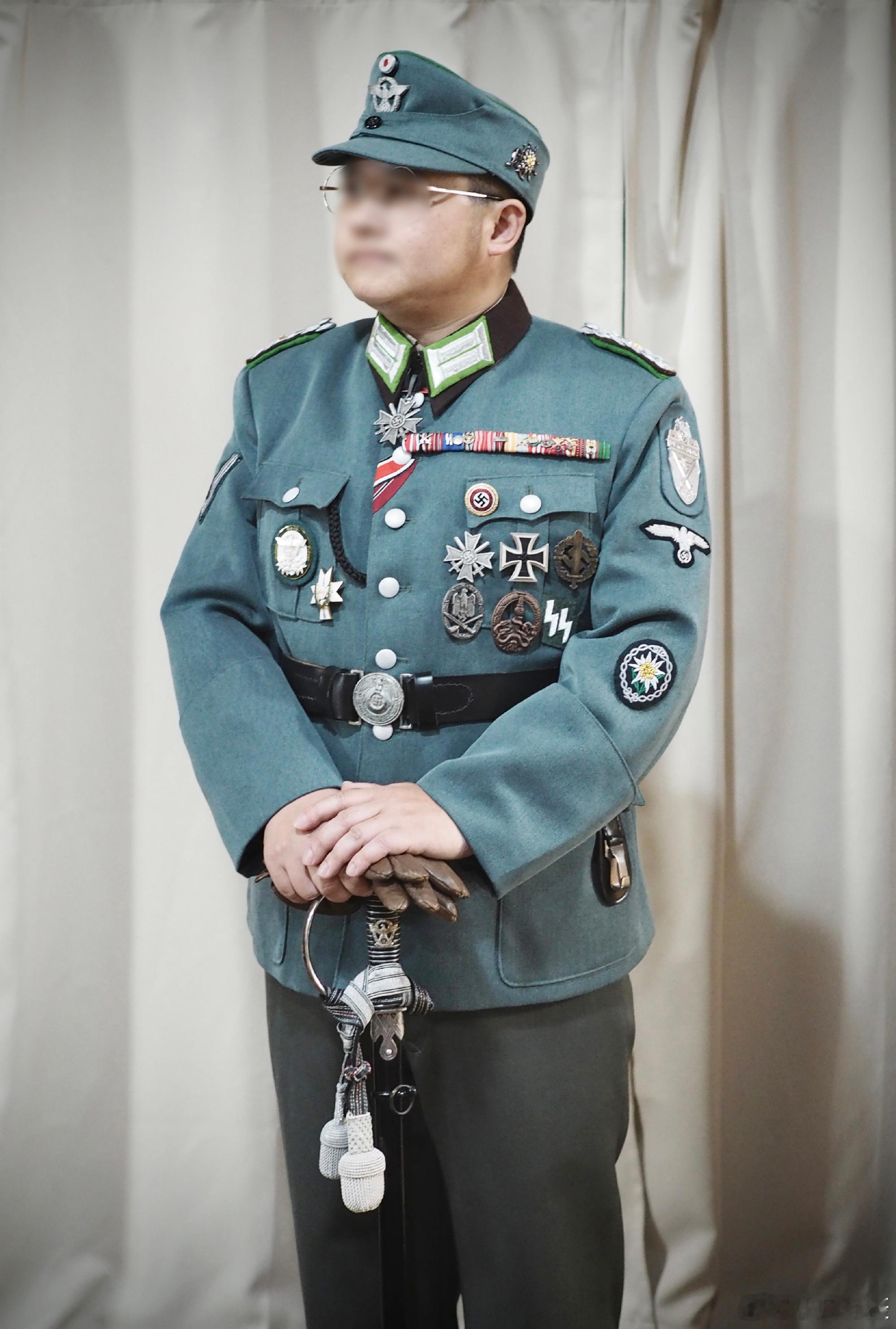 因有人cosplay成山上彻也，一只日本右翼分子公然使用“支那”一词。我们再看