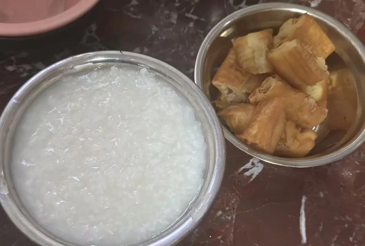 #我的早餐日记#油条稀饭绝配