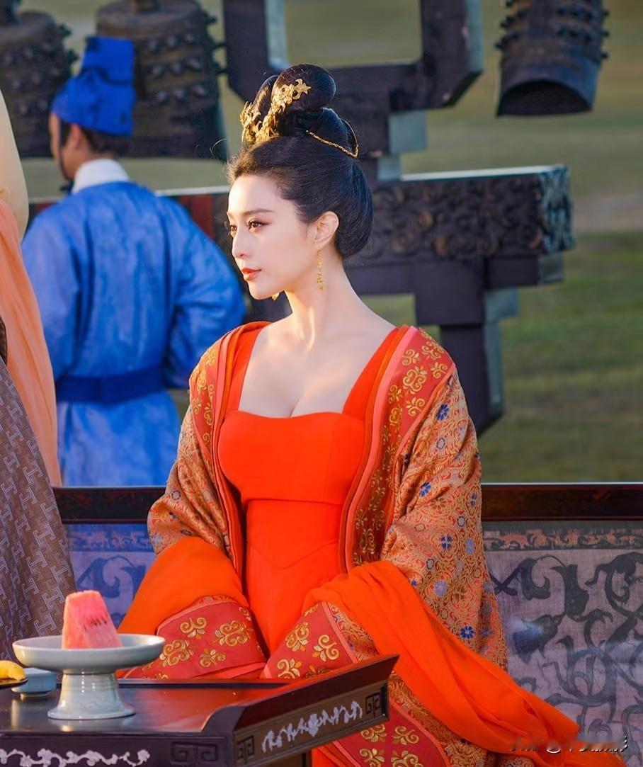 柿子不是真无敌。世间尤有裴南苇。柿子离开胭脂郡是扶墙出来的[捂脸哭]